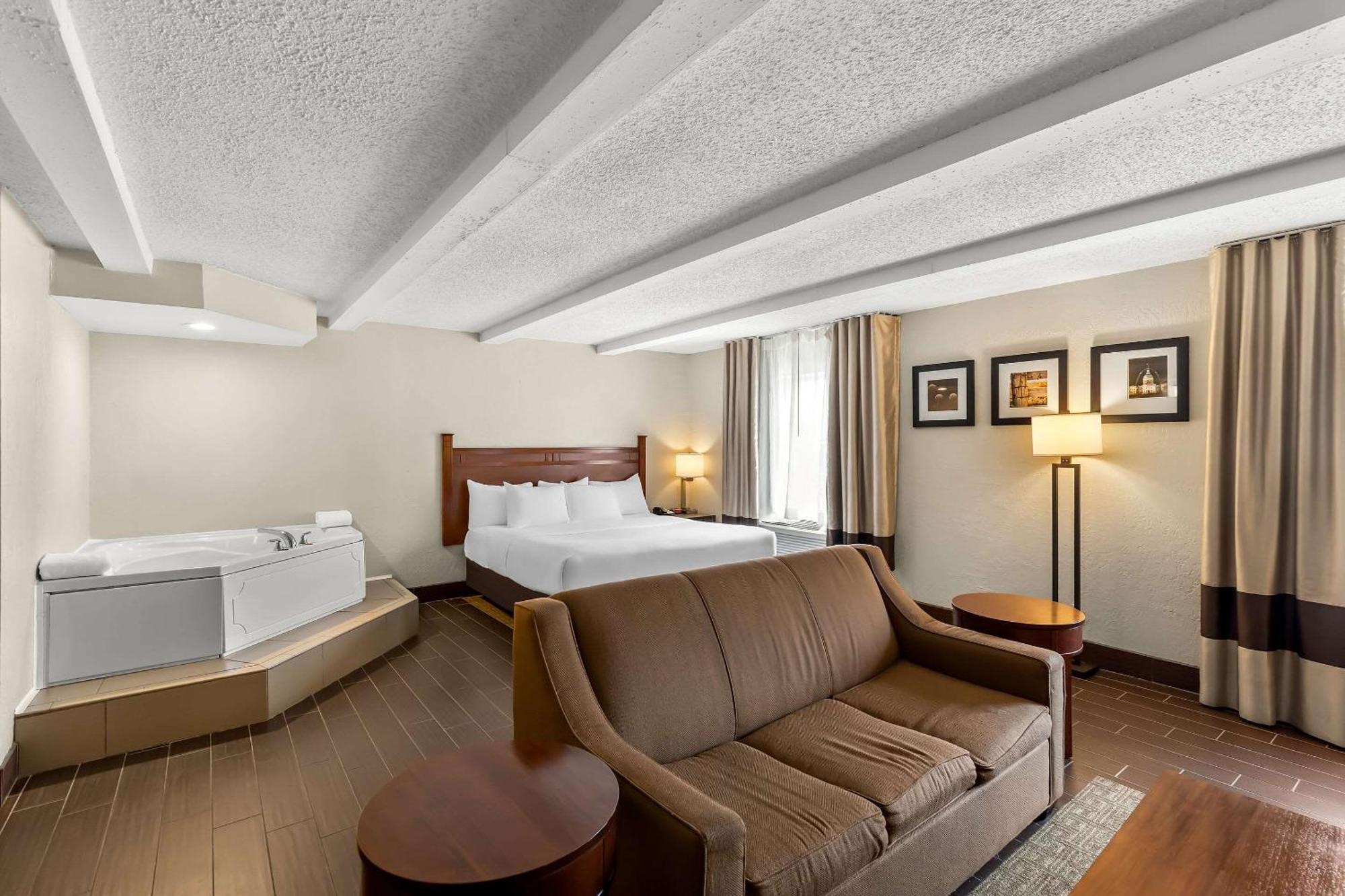 Comfort Inn St Louis - Westport Event Center Меріленд-Гайтс Екстер'єр фото