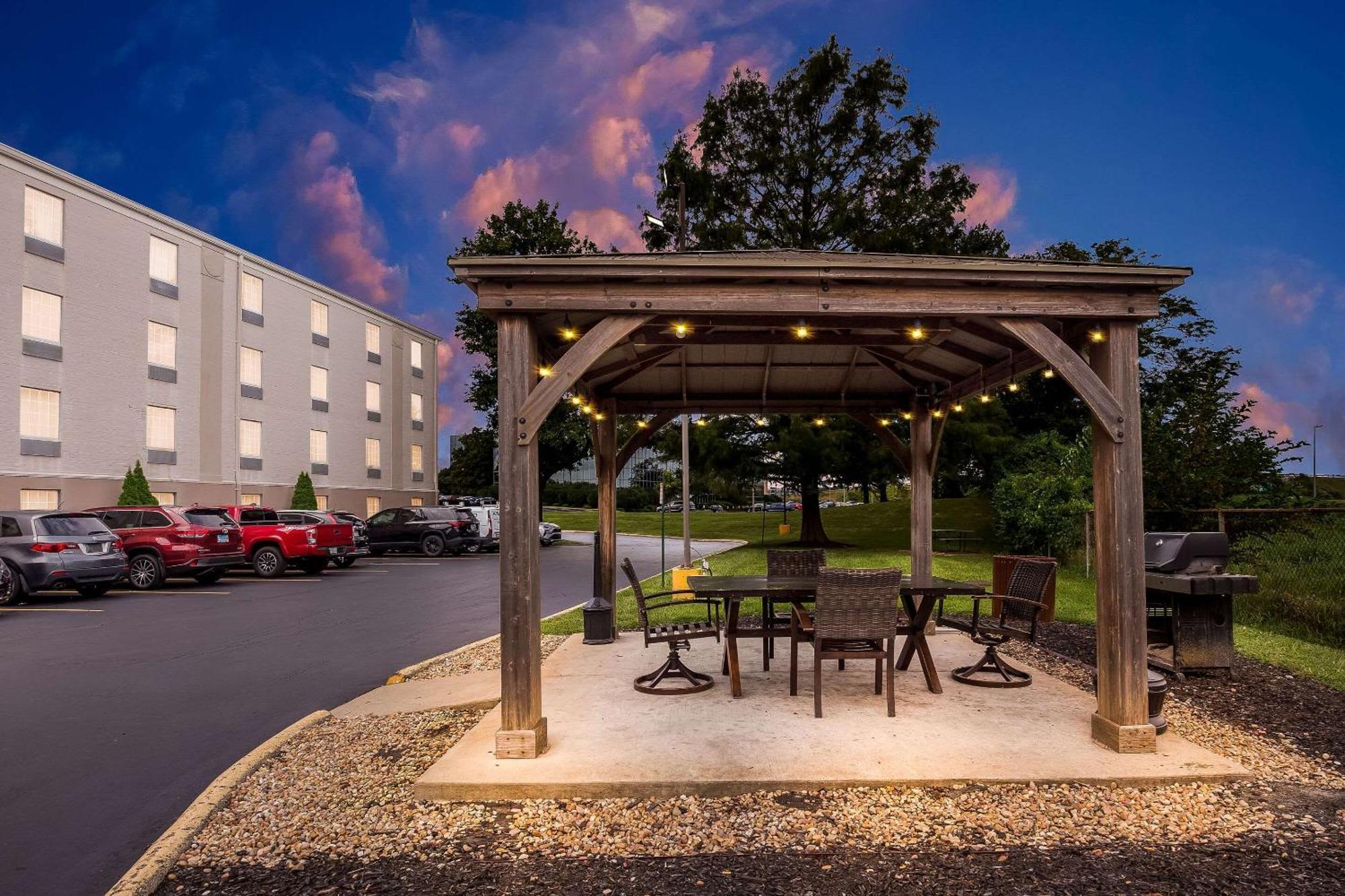 Comfort Inn St Louis - Westport Event Center Меріленд-Гайтс Екстер'єр фото