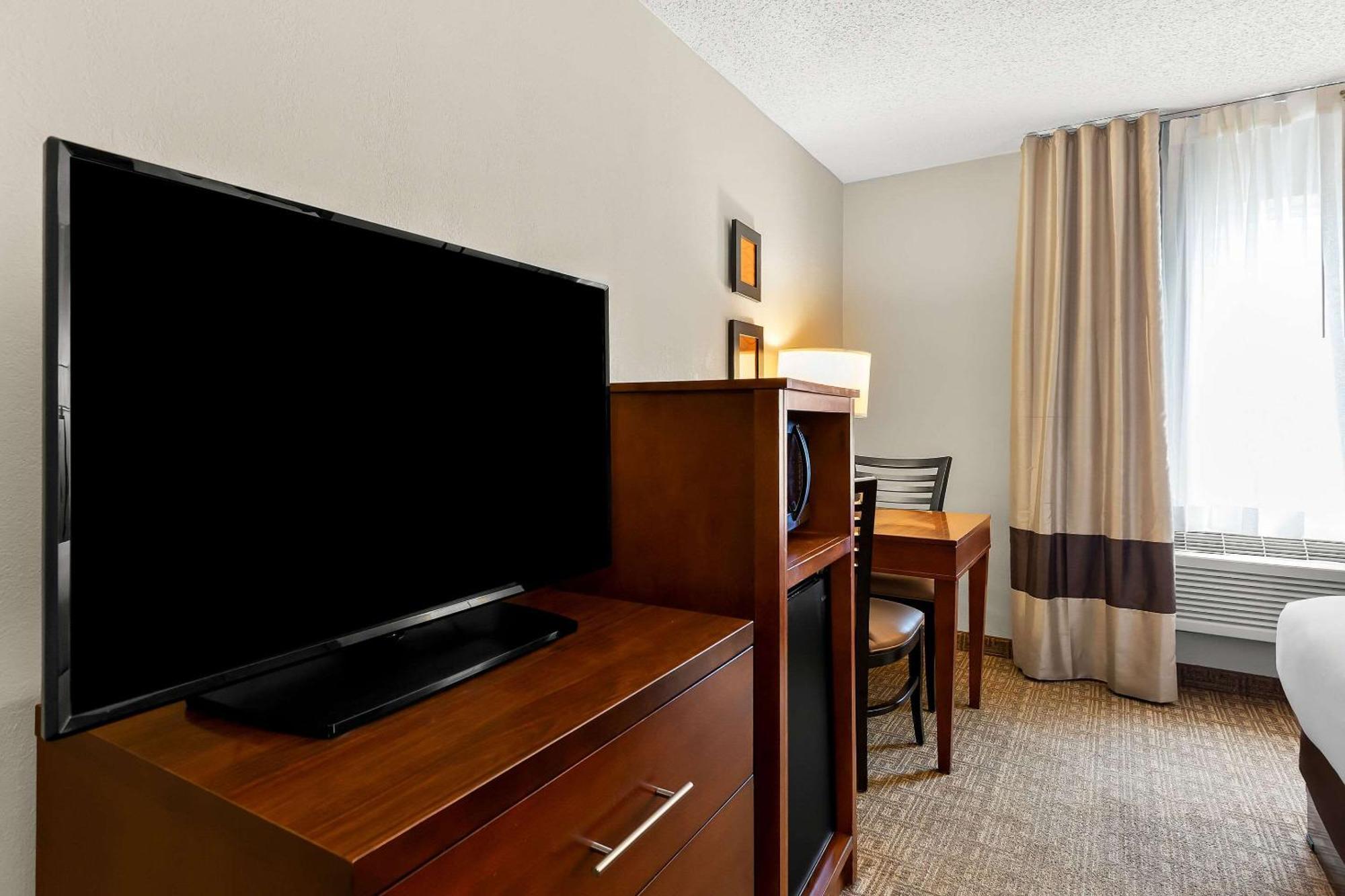 Comfort Inn St Louis - Westport Event Center Меріленд-Гайтс Екстер'єр фото