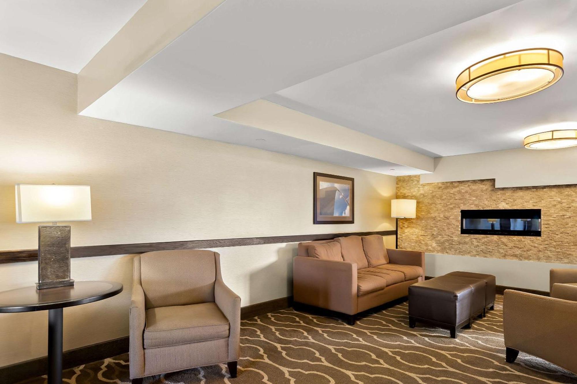 Comfort Inn St Louis - Westport Event Center Меріленд-Гайтс Екстер'єр фото